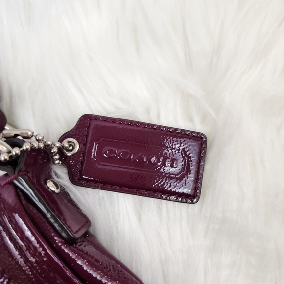 Coach Vintage Patent Leather Hobo Shoulder Bag/ Crossbody Bag in Plum - Picture 7 of 16